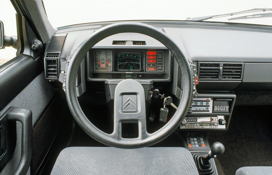 Панель приборов Citroen BX 19 Digit 1985 года  (фото 3 из 3)